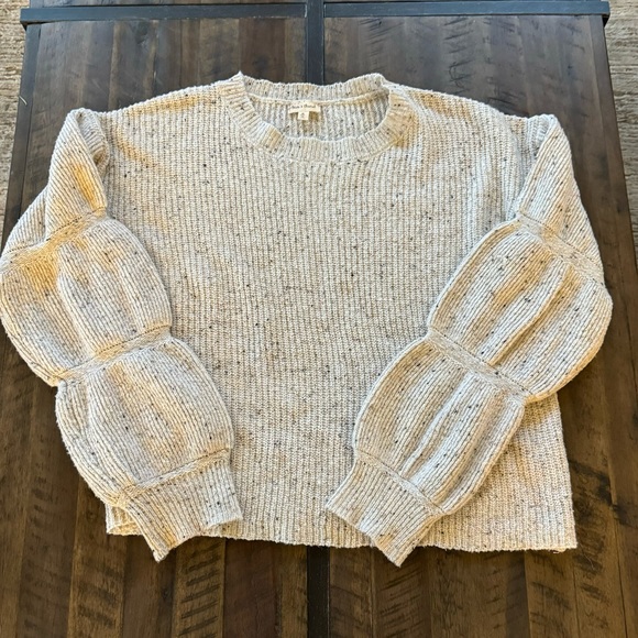 Hem & Thread Bubble Sleeve Sweater. Size M. - Picture 3 of 6